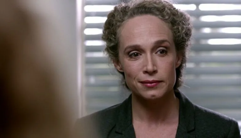 Момент из 9 серии 10 сезона