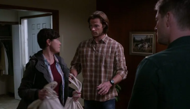 Момент из 12 серии 1 сезона