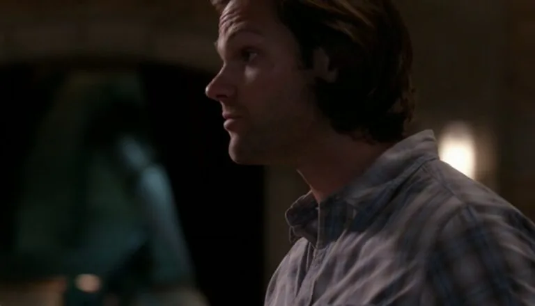 Момент из 14 серии 1 сезона