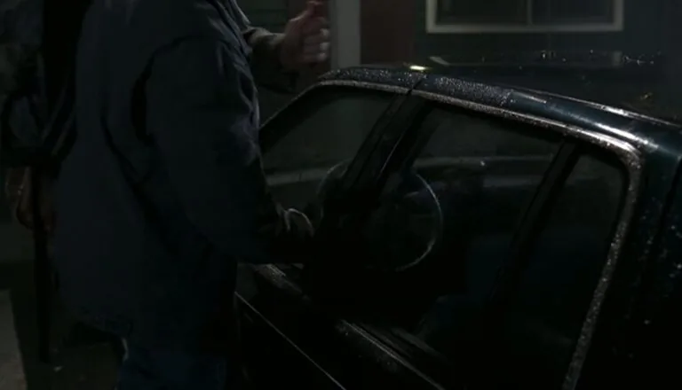 Момент из 10 серии 2 сезона