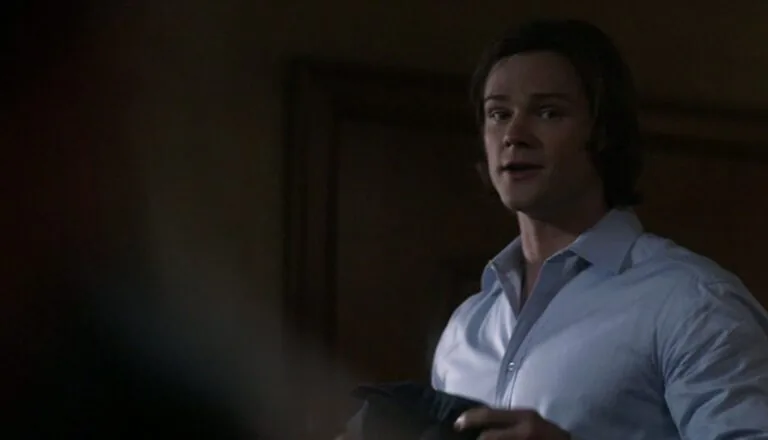 Момент из 8 серии 6 сезона