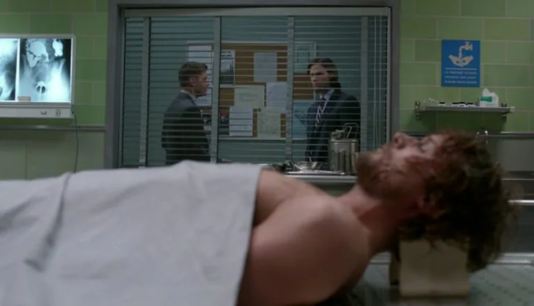 Момент из 16 серии 8 сезона