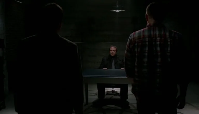 Момент из 10 серии 9 сезона